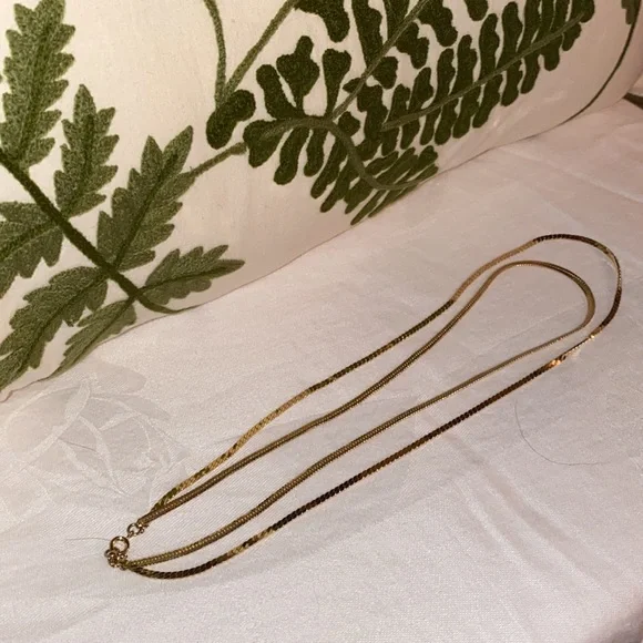 Beautiful Goldtone Two Strand Ladies Necklace - Picture 3 of 8